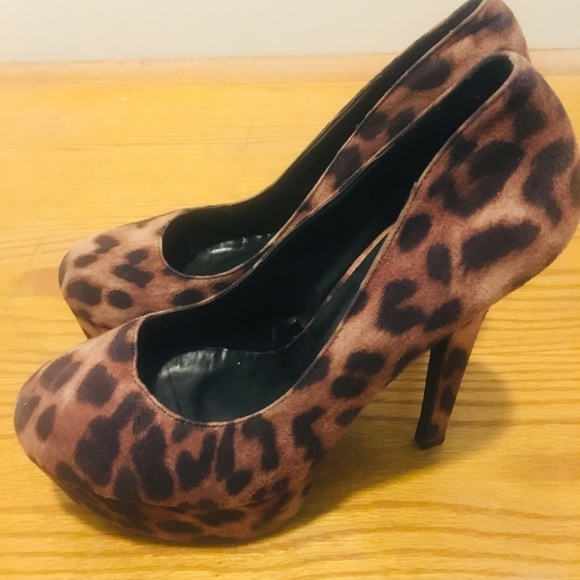 Cheetah print heels - Picture 2 of 3